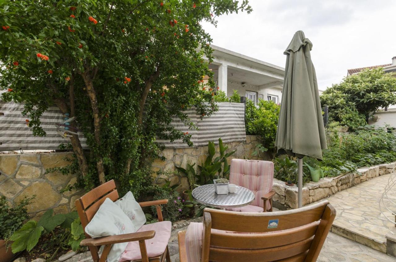 Apartments Ivanka Supetar Exterior photo