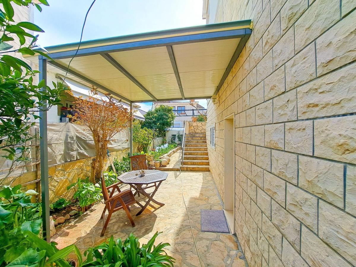 Apartments Ivanka Supetar Exterior photo