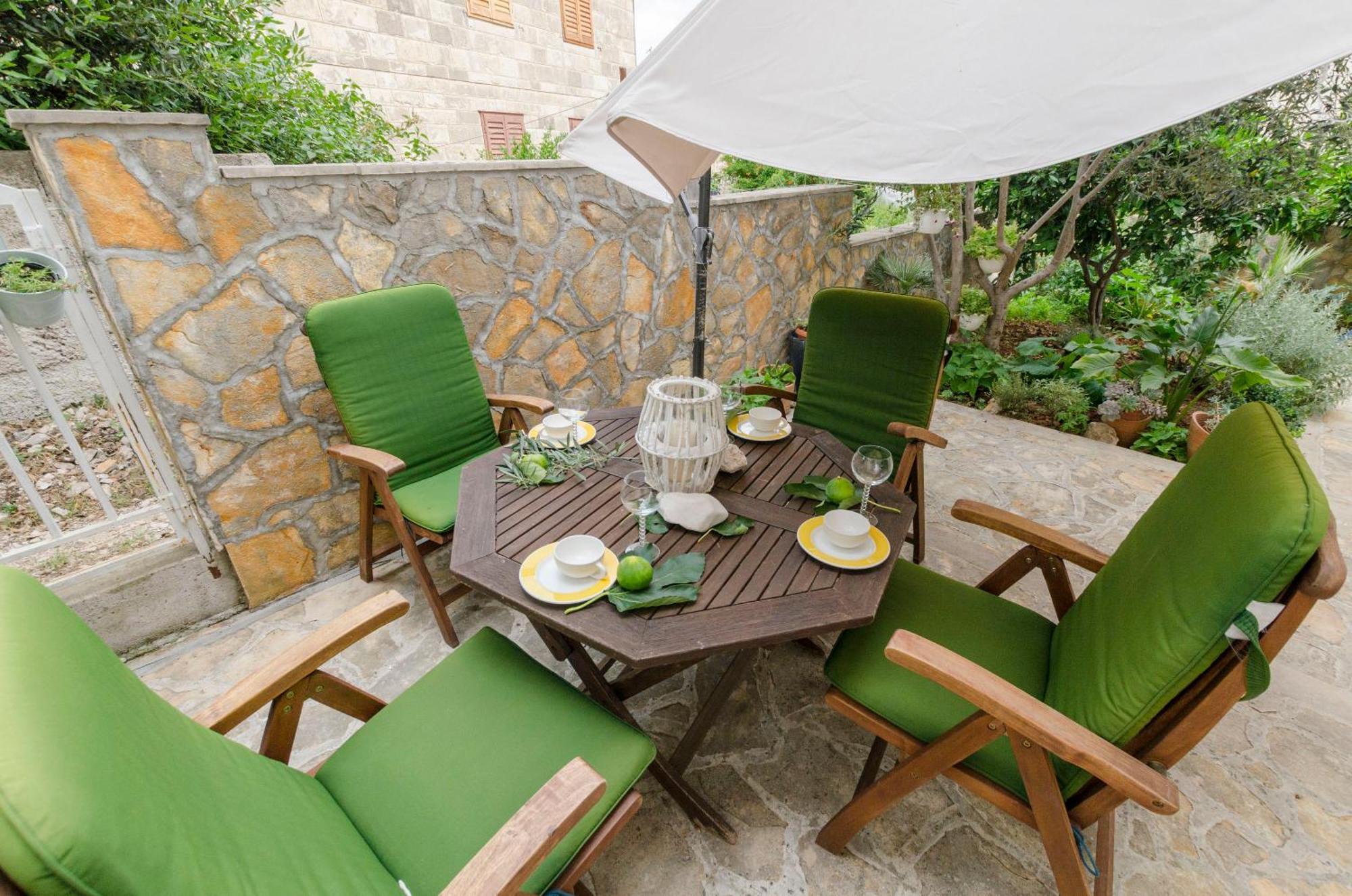 Apartments Ivanka Supetar Exterior photo